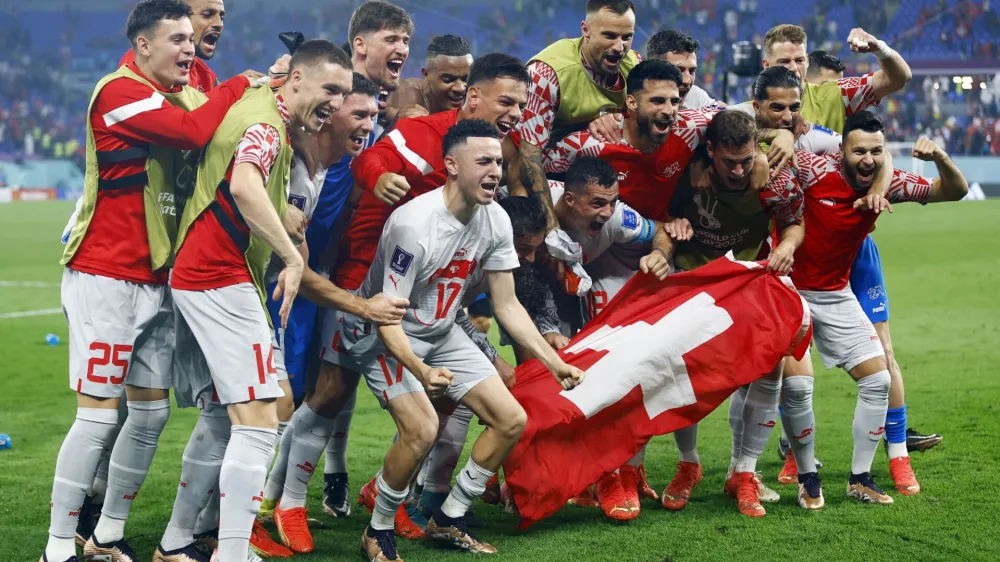 &Scaron;vicarji so se sinoči takole veselili zmage proti Srbiji in napredovanja v osmino finala.