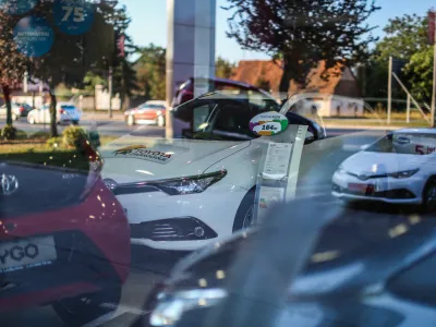 - avtomobilizem - prodaja novih in rabljenih vozil - financiranje -  - 04.07.2016 - Toyota Center Ljubljana. Salon Vič, Trža&scaron;ka Cesta 132,     //FOTO: Bojan Velikonja