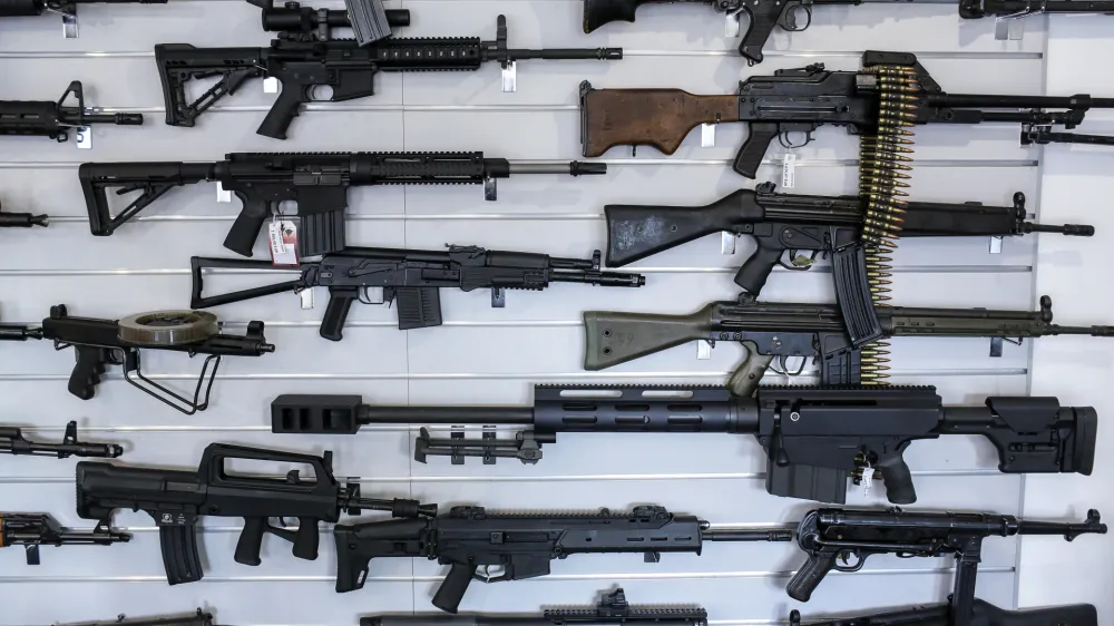 - 17.03.2016 - Postojna - Trgovina z orožjem REBEC - prodaja orožja, streliva in opreme - orožje   ///FOTO: Jaka Gasar