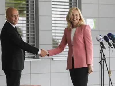 nova ministrica za notranje zadeve mag. Tatjana Bobnar, novi v.d. generlani direktor Policije mag. Bo&scaron;tjan Lindav - 02.06.2022 &ndash; Ministrstvo za notranje zadeve - Izjava za javnost nove ministrice za notranje zadeve mag. Tatjane Bobnar in novega v. d. generalnega direktorja policije mag. Bo&scaron;tjana Lindava //FOTO: Jaka Gasar