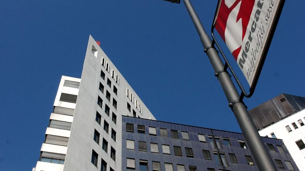 Po prenosu Mercatorjevega lastni&scaron;tva na Fortenovo aprila lani je skupna nabava Mercatorja in Konzuma že stekla pri treh ducatih velikih dobaviteljev, ki obema trgovskima verigama letno dobavijo za približno milijardo evrov blaga.
Foto: Luka Cjuha&nbsp;