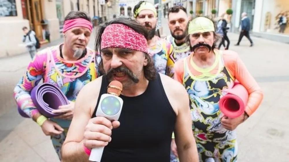 Re&scaron;ki rokerji Let 3 so na natečaj za Doro menda poslali pesem v svojem stilu. F youtube