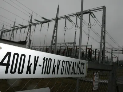 ilustrativna fotografija -- ELES &ndash; Elektro Slovenija, Naklo &ndash; transformator - Vklop novega transformatorja v RTP Okroglo - S tem se bo izbolj&scaron;ala zanesljivosti in kakovost napajanja za odjemalce električne energije na Gorenjskem in v &scaron;ir&scaron;i okolici Ljubljane, //FOTO: Matej Pov&scaron;eOPOMBA: ZA OBJAVO V ČASOPISU DNEVNIK