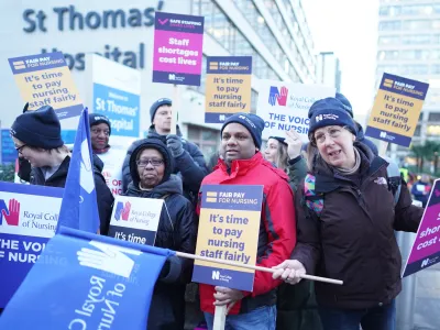 15 December 2022, United Kingdom, London: RCN General Secretary Pat Cullen with members of the Royal College of Nursing (RCN) take part in a protest outside St Thomas' Hospital in London as nurses in England, Wales and Northern Ireland take industrial action over pay. Photo: Stefan Rousseau/PA Wire/dpa