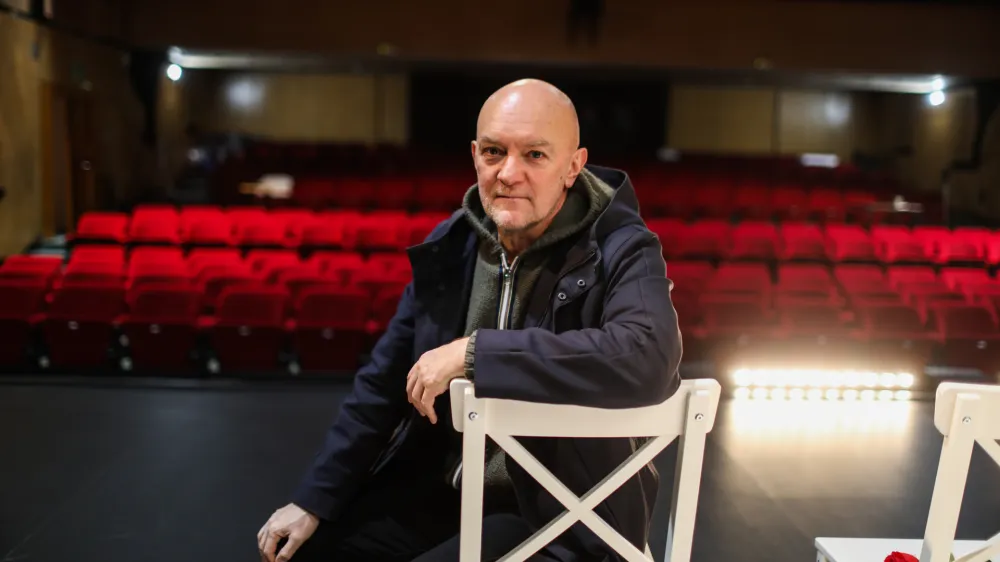 - 17.02.2021 - Iztok Kovač, plesalec, koreograf, vodja mednarodne plesne skupine EN Knap in umetni&scaron;ki vodja Centra kulture &Scaron;panski Borci //FOTO: Bojan Velikonja