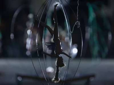 - 30.06.2016 - Gledali&scaron;če dela - Ime mi je vida (SLO) - 19. mednarodni festival uličnega gledali&scaron;ča Družina Ana Desetnica 2016 - ulično gledali&scaron;če v Ljubljani - - nasilje - zloraba - otrok -  ..//FOTO: Maja MarkoOPOMBA: ZA OBJAVO V PRILOGI &ndash; DNEVNIKOV OBJEKTIV - REPORTAŽA 2016