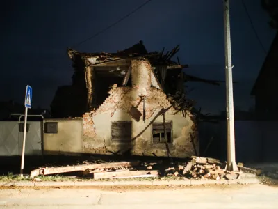 Petrinja - 29.12.2020 &ndash; Hrva&scaron;ka - ru&scaron;ilni potres z magnitudo 6,3 na območju Petrinje jugovzhodno od Zagreba, ki je zahteval sedem smrtnih žrtev, med njimi tudi 12-letno deklico &ndash; //FOTO: Bojan Velikonja