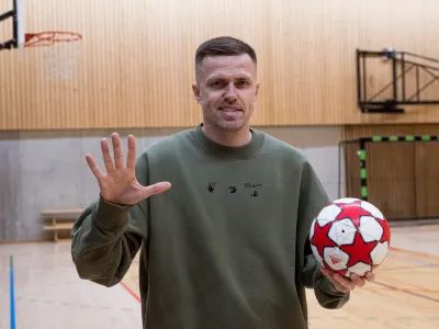 Kranjski turnir v futsalu, privlačni različici nogometa, ki se igra na manj&scaron;em igri&scaron;ču in v zaprtih prostorih, podpira tudi slovenski nogometni as Josip Iličić.
&nbsp;