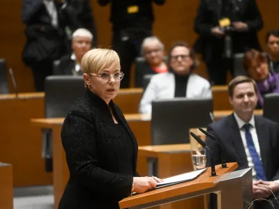  novoizvoljena predsednica republike Nata&scaron;a Pirc Musar <br><br>- 22.12.2022 &ndash; Državni zbor &ndash; Slavnostna seja DZ - prisega novoizvoljene predsednice republike Nata&scaron;e Pirc Musar in vpis v Zlato knjigo<br><br>//FOTO: Nik Erik Neubauer