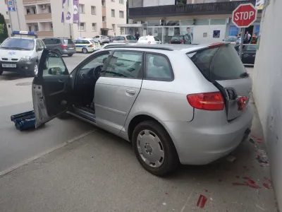 Že res, da imajo starej&scaron;i vozniki dolgoletne izku&scaron;nje, a je promet vse gostej&scaron;i in bolj zapleten zaradi novih in novih predpisov in sprememb cestne infrastrukture, zato so pogosteje soočeni s težavami. Foto: PU Novo mesto&nbsp;