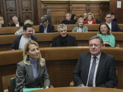 podžupanja MOL Tja&scaron;a Ficko, ljubljanski župan Zoran Janković- 12.12.2022 &ndash; Mestna občina Ljubljana &ndash; 1. seja MOL - potrditev mandatov novih svetnikov in prisega župana //FOTO: Jaka Gasar