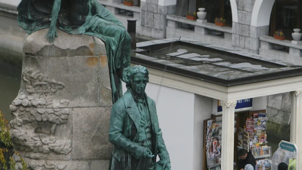 Pre&scaron;ernov spomenik//FOTO: Matej Pov&scaron;eOPOMBA: ZA OBJAVO V ČASOPISU DNEVNIK