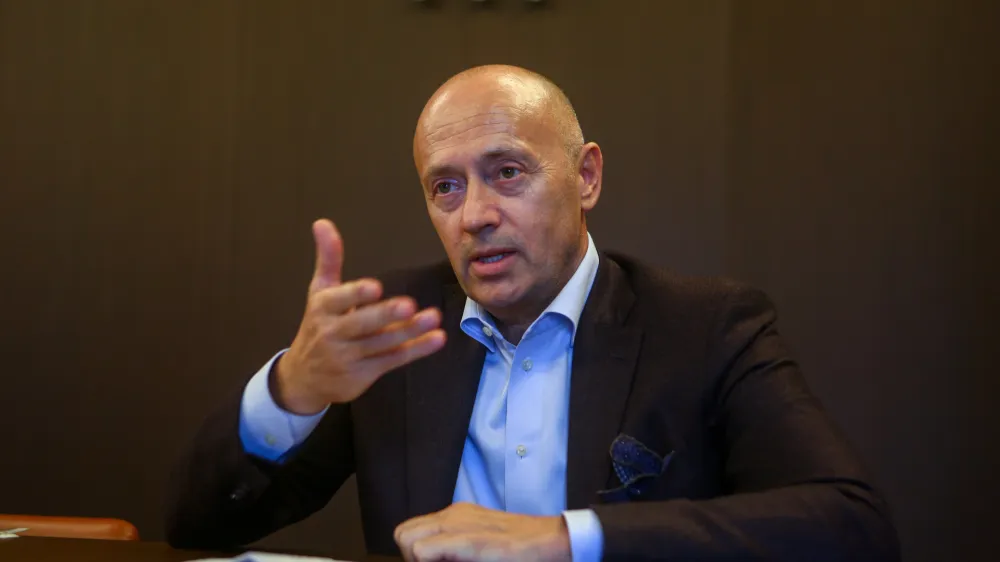 - 29.01.2016 - Miodrag Kostić, srbski poslovnež - lastnik družbe MK Group, ki velja za enega najbogatej&scaron;ih Srbov - novi lastnik Hotela Kempinski Palace v Portorožu   //FOTO: Bojan Velikonja