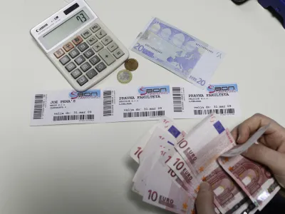 &Scaron;tudentska prehrana, boni za &scaron;tudentsko prehrano, //FOTO: Jaka AdamičOPOMBA: ZA OBJAVO V ČASOPISU DNEVNIK