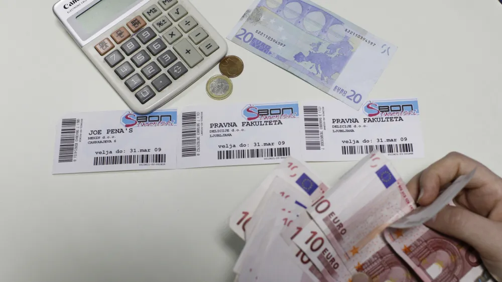 &Scaron;tudentska prehrana, boni za &scaron;tudentsko prehrano, //FOTO: Jaka AdamičOPOMBA: ZA OBJAVO V ČASOPISU DNEVNIK