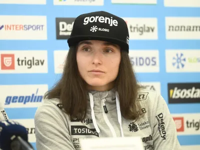 Eva Urevc- 11.11.2022 &ndash; smučarska reprezentance v teku na smučeh pred začetkom nove sezone svetovnega pokala; smučarski tekači //FOTO: Nik Erik Neubauer