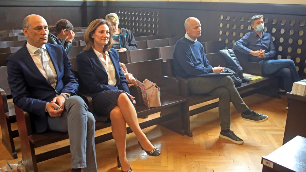 Maribor: sojenja Matjažu Kovačiču in Manji Skreni&scaron;ak ter soobtoženim v zadevi hrva&scaron;ka posla.  - Avtor: Igor Napast - Sojenja - Avtor: Igor Napast