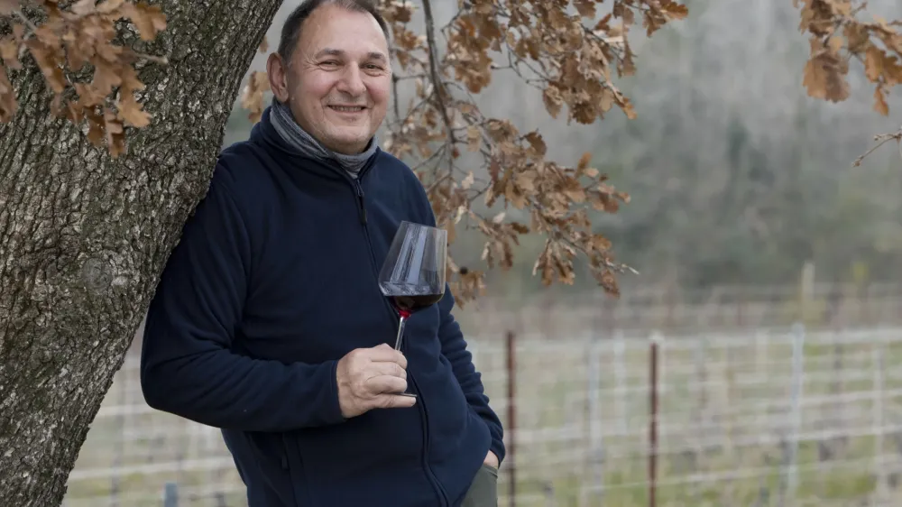 Iztok Klenar: Sam že imam kupce, ki vino kupujejo vnaprej. Bogata vina si morajo malce odpočiti, preden pridejo na trg. F Jaka Jera&scaron;a