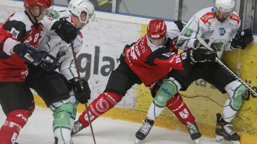 hokejist Olimpije - zmagovalci pokala Slovenije - 28.09.2022 &ndash; hokej - Sij Acroni Jesenice: SŽ Olimpija - pokal Slovenije, finale //FOTO: Jaka Gasar