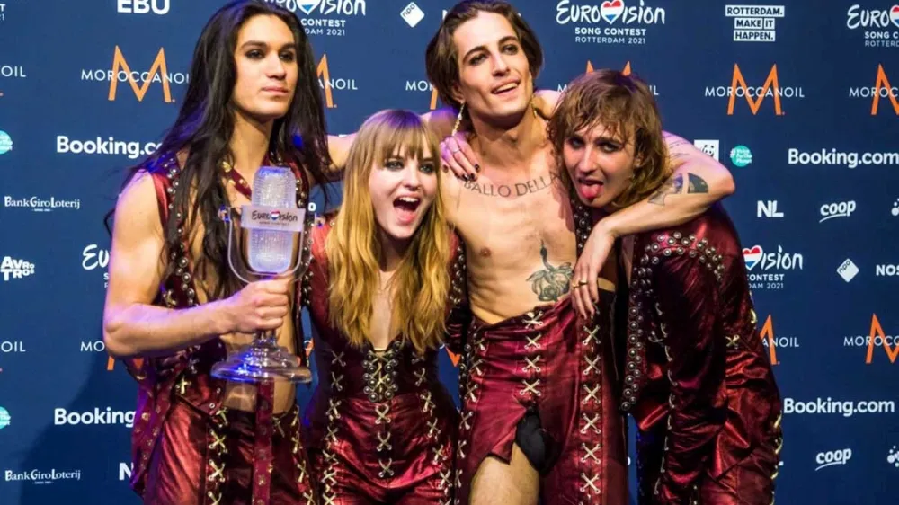 Rimska zasedba M&aring;neskin je zaslovela z zmago na evrovizijski popevki (na fotografiji), ta mesec pa bo iz&scaron;el njen tretji album.