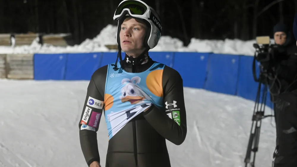 državni prvak Anže Lani&scaron;ek<br><br>- 21.12.2022 &ndash; Planica &ndash; smučarski skoki &ndash; člansko državno prvenstvo v smučarskih skokih na Bloudkovi velikanki -<br><br>//FOTO: 