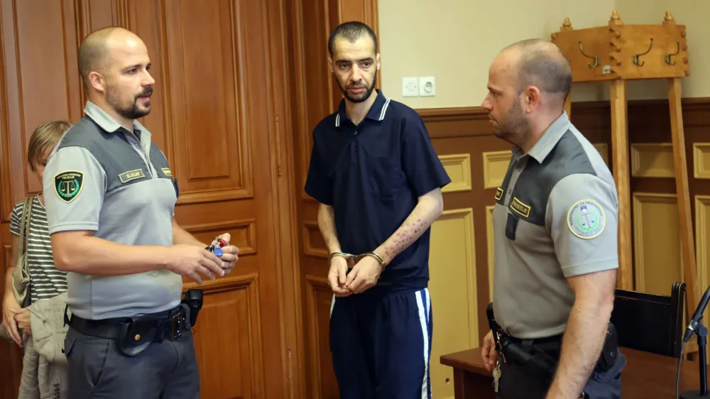 Ra&scaron;id Fatah Adauri se je o&scaron;kodovancu opravičil in ta je opravičilo sprejel.