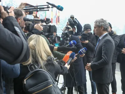 predsednik vlade dr. Robert Golob- 18.01.2023 - Brdo pri Kranju &ndash; 3. Vrh koalicije 2023 - srečanje koalicijskih partnerjev Gibanje Svoboda, SD in Levica - posvet poslancev strank vladne koalicije ter ministrske ekipe o aktualnih političnih zadevah: reformnih projektov na področju zdravstva, davkov, pokojnin, &scaron;olstva, reforme plačnega sistema v javnem sektorju in stanovanjske politike&nbsp;//FOTO: Luka Cjuha