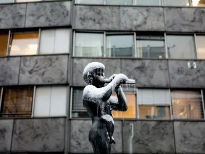 - 13.12.2017-  RTV - Javni zavod radio televizija Slovenija - deček s pi&scaron;čalko - simbolična fotografija//FOTO: Luka Cjuha.