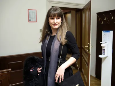 Klara Cvenkel- 23.01.2023 - sojenje zdravnici Klari Cvenkel, ki jo tožilstvo bremeni, da je pred petimi leti, ko je bila &scaron;e &scaron;tudentka, na maturantskem izletu na Krfu povzročila smrt iz malomarnosti. //FOTO: Tomaž Skale