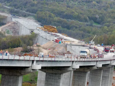 hrva&scaron;ka avtocesta - viadukt, gradnja