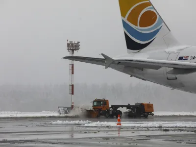 Država bo iz proračuna v naslednjih treh letih izplačala slabih 17 milijonov evrov subvencij letalskim prevoznikom, ki bodo vzpostavili nove povezave s Slovenijo.&nbsp;