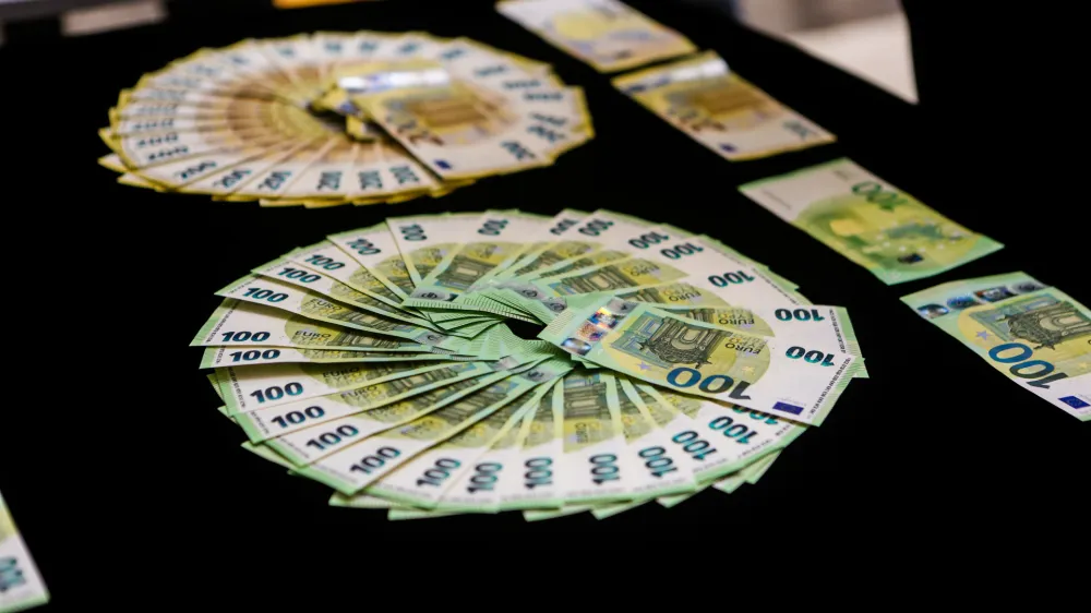 Prepozno začeti stečajni postopki niso težava le v Sloveniji, ampak tudi v drugih državah. Nova direktiva o insolvenčnih postopkih, ki se pripravlja na ravni EU, naj bi vključevala določbe za hitrej&scaron;e predlaganje stečajev, je pojasnil predsednik Zbornice upraviteljev Slovenije Andrej Perdan. Fotografija je simbolična.