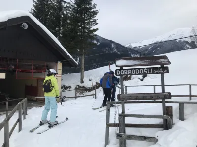 Smuči&scaron;če oziroma sama naprava na &Scaron;panovem vrhu &scaron;e vedno deluje po zaslugi domačinov, ki so leta 2016 sedežnico in smuči&scaron;če odkupili od jeseni&scaron;ke občine.