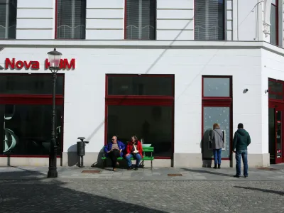 Veliko je ugibanj o tem, kako se bo imenovala banka, ki bo nastala s fuzijo Nove KBM in SKB banke. Po vsej verjetnosti se bo preimenovala v OTP.&nbsp;