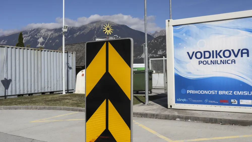 - 08.10.2019 &ndash; Bencinski servis Petrol Lesce &ndash; vodikova polnilnica &ndash; črpalka - vodik  //FOTO: Jaka Gasar