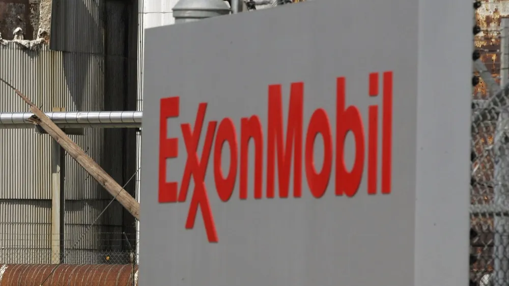 A view of the Exxon Mobil refinery in Baytown is seen in Texas, in this file photo taken September 15, 2008.  A jury in Maryland awarded plaintiffs suing oil company Exxon Mobil about $1.5 billion for a 2006 leak at a gasoline station, according to court documents. Verdicts released by the Baltimore County Circuit Court on Friday showed the jury awarded the 160 plaintiffs in the case against the oil company more than $1 billion in punitive damages. That figure is in addition to the $495 million in compensation that the jury awarded the plaintiffs for damage caused by the 26,000 gallons of gasoline that leaked from a pressurized line in Jacksonville, Maryland over 37 days in January and February in 2006, according to media reports. Picture taken September 15, 2008. REUTERS/Jessica Rinaldi/Files (UNITED STATES - Tags: ENERGY BUSINESS)