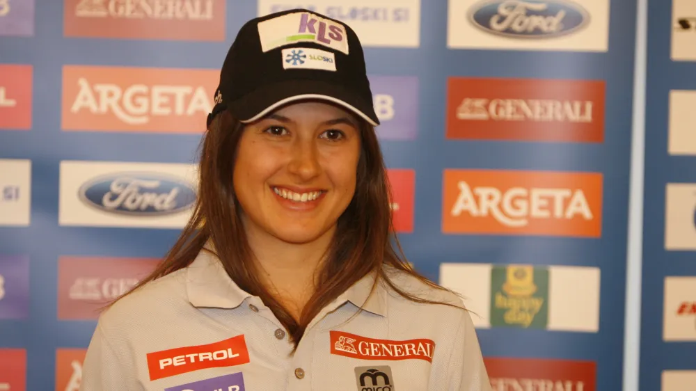 Tina Robnik - alpsko smučanje - 06.10.2015 - Smučarska zveza Slovenije (SZS) - predstavitev smučarskih reprezentanc - smučarska reprezentanca pred začetkom nove zimske sezone 2015/2016 za nastop na tekmah za svetovni pokal - predstavitev panog združenih pod okriljem SZS //FOTO: Bojan Velikonja