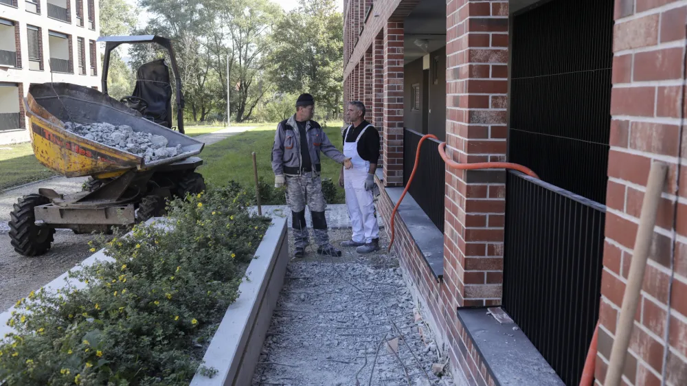 - 23.09.2022 &ndash; Rakova Jel&scaron;a II v Ljubljani &ndash; nova stanovanjska soseska s 156 neprofitnimi stanovanji Javnega stanovanjskega sklada Ljubljana med Makucovo in Kermaunerjevo ulico //FOTO: Jaka Gasar