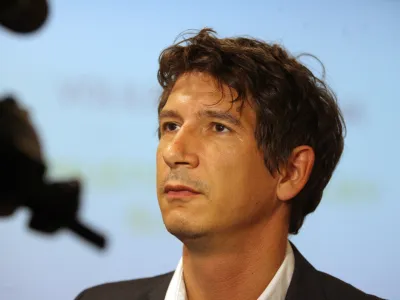 dosedanji predsednik DNS Grega Repovž - Volilna skup&scaron;čina DNS - Dru&scaron;tvo novinarjev Slovenije, na kateri so poleg organov dru&scaron;tva volili tudi novega predsednika.   //FOTO: Luka Cjuha