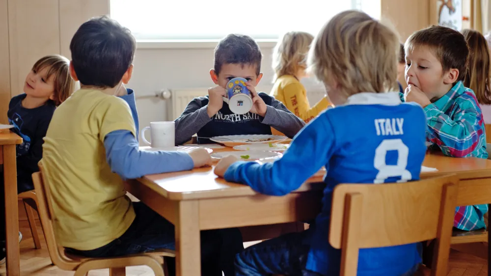 prehrana<br><br><br>- Vrtec Črnuče - zavod za pred&scaron;olsko vzgojo - pred&scaron;olski otroci - <br><br><br><br><br><br><br>//FOTO: Tomaž Zajel&scaron;nik