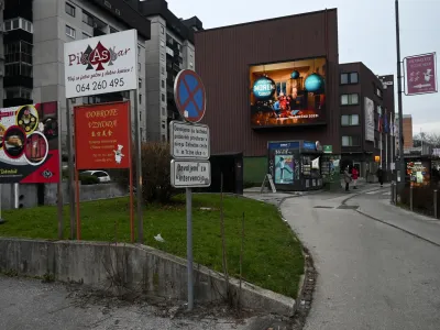  - 20.12.2022 - Ogla&scaron;evalski plakati v Ljubljani. //FOTO: Nik Erik Neubauer