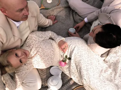 Predstava V agoniji, režija Nina &Scaron;orak, KUD Dveh in FSK, 2023