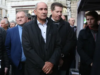 Dolgoletna politična zaveznika Janez Jan&scaron;a in Franc Kangler (levo) bosta sklenila politično poroko in formalizirala tesne odnose med strankama SDS in NLS.&nbsp;