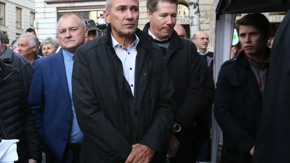 Dolgoletna politična zaveznika Janez Jan&scaron;a in Franc Kangler (levo) bosta sklenila politično poroko in formalizirala tesne odnose med strankama SDS in NLS.&nbsp;