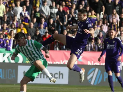 Nogometa&scaron;i Maribora so zmagali &scaron;e sedmič zapored, bili so bolj&scaron;i tudi od prvouvr&scaron;čene Olimpije.