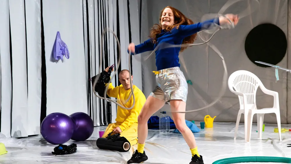 Jan Rozman, Julia Keren Turbahn: REČI REČI / Dinge dingen / Things thing; Lutkovno gledali&scaron;če Ljubljana, Emanat, april 2021