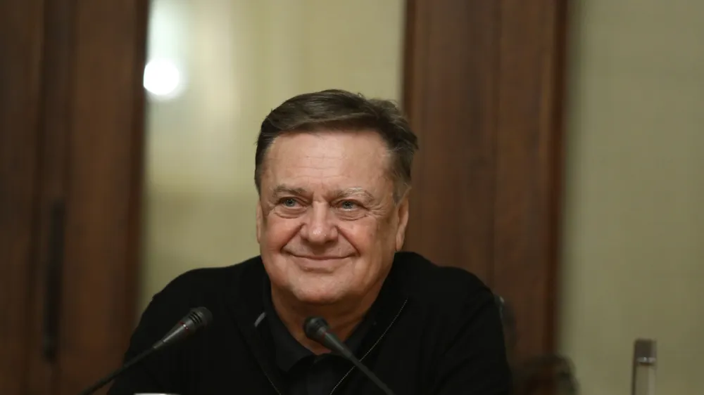 ljubljanski župan Zoran Janković<br><br>- 10.01.2023 - MOL - novinarska konferenca ljubljanskega župana Zorana Jankovića - predstavili nova direktorja Javnega holdinga Ljubljana in javnega podjetja Voka Snaga ter novo vodjo Oddelka za gospodarske dejavnosti in promet<br><br>&nbsp;<br><br>//FOTO: Luka Cjuha