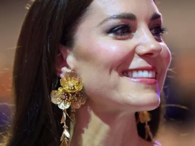 Za kovinske viseče uhane boste v Zari od&scaron;teli nekaj manj kot 16 evrov. F Instagram