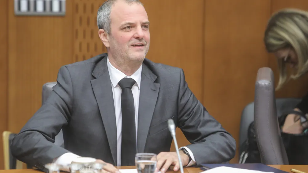 Uro&scaron; Brežan, kandidat za ministra za naravne vire in prostor<br> <br>- 12.01.2023 - Preoblikovanje vlade Roberta Goloba - predstavitev kandidata za ministra za naravne vire in prostor Uro&scaron;a Brežana pred odborom DZ za infrastrukturo, okolje in prostor<br> <br>//FOTO: Jaka Gasar