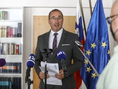 Aktualni generalni državni tožilec Drago &Scaron;keta je pričakovano prepričal tudi državnotožilski svet, ki ga bo predlagal državnemu zboru v izvolitev za &scaron;e en mandat.&nbsp;